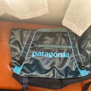Patagonia Black Hole Messenger bag